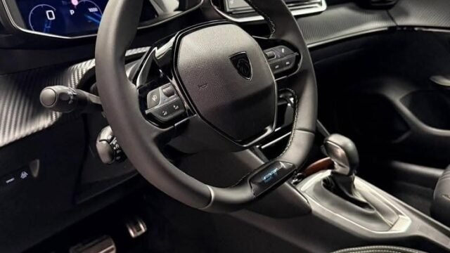 PEUGEOT-208-GT-1.0-Turbo_03