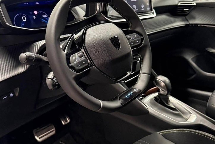 PEUGEOT-208-GT-1.0-Turbo_03