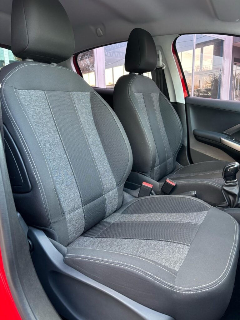 Peugeot-208-Allure-2019_07