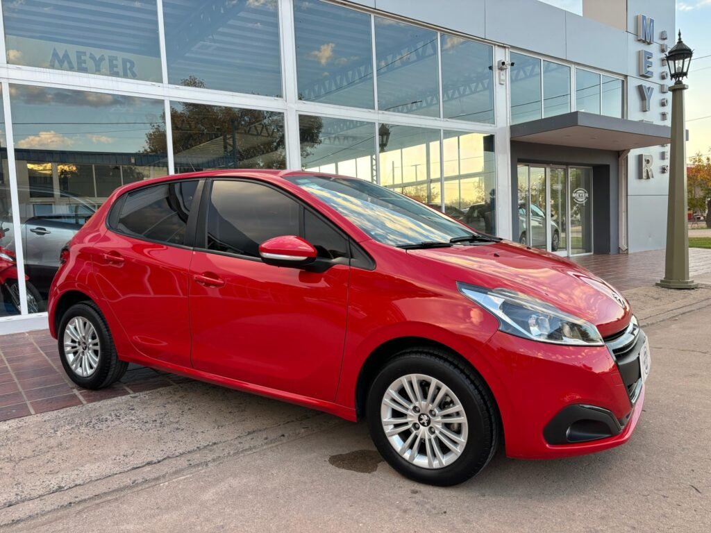 Peugeot-208-Allure-2019_09