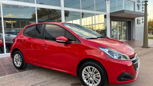 Peugeot-208-Allure-2019_09
