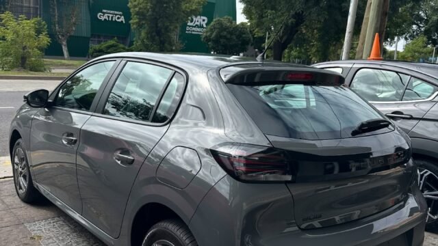 Peugeot-208-Allure-AT_03