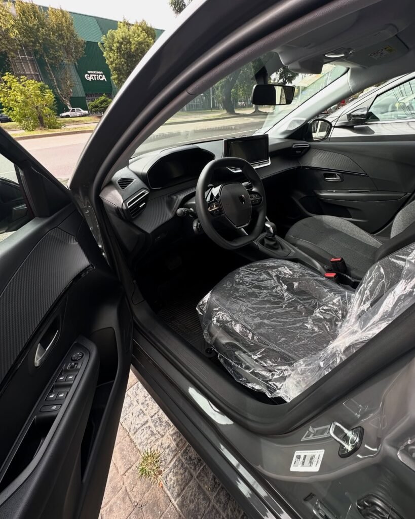 Peugeot-208-Allure-AT_09