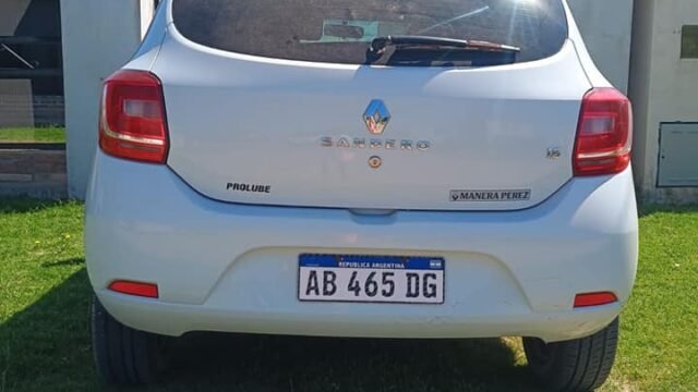 VENDO-Sandero-autentic-2017_01
