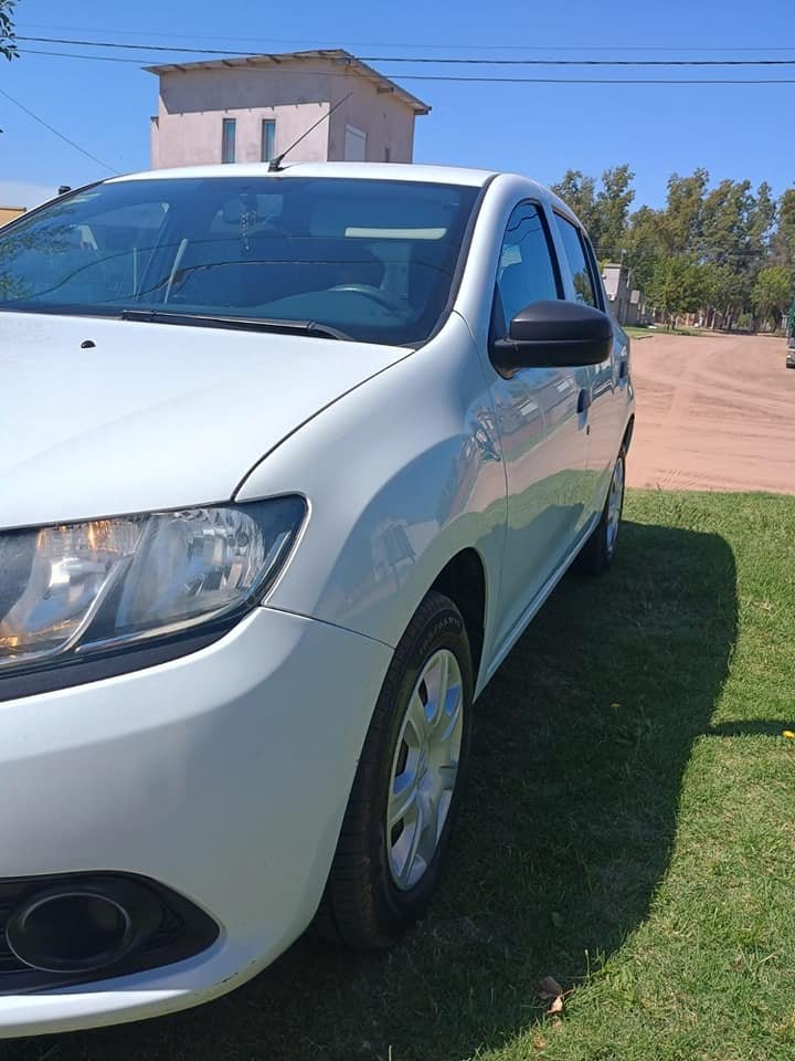 VENDO-Sandero-autentic-2017_02