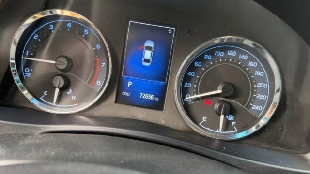 VENDO-TOYOTA-COROLLA-1_07