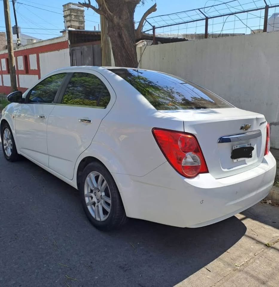 Vendo-Chevrolet-Sonic-URGENTE_00