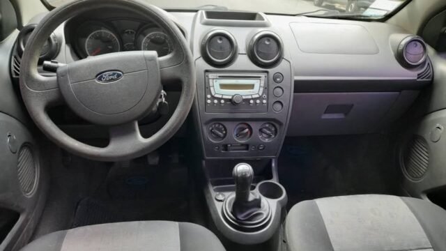 ford_fiesta_ano_2011_03