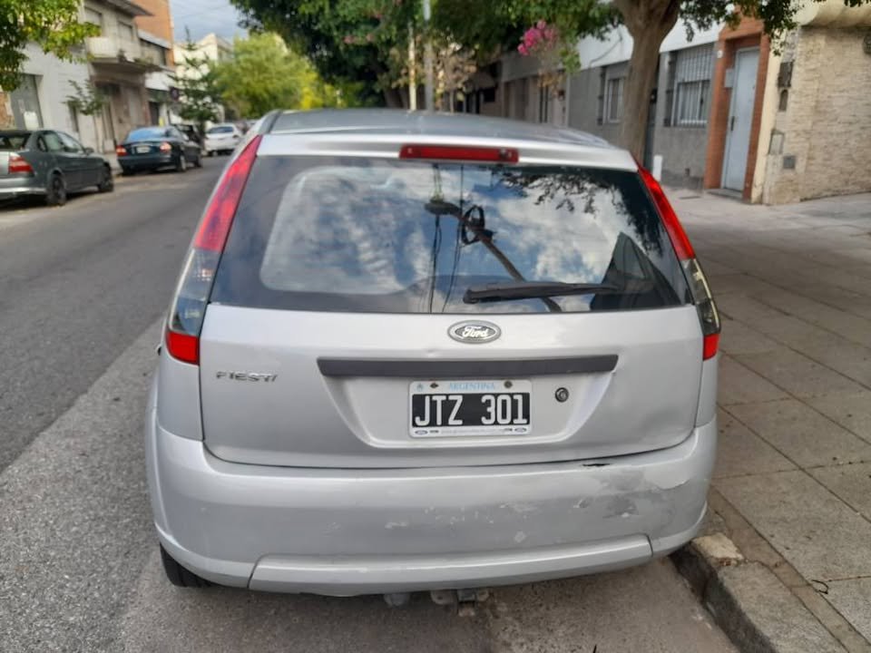 ford_fiesta_ano_2011_04