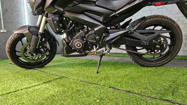 Bajaj-Dominar-250cc_02