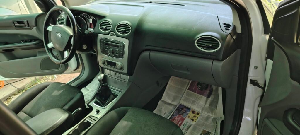 Ford-Focus-01