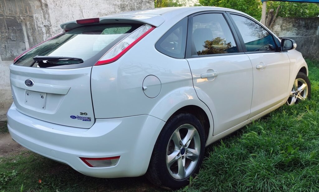 Ford-Focus-02