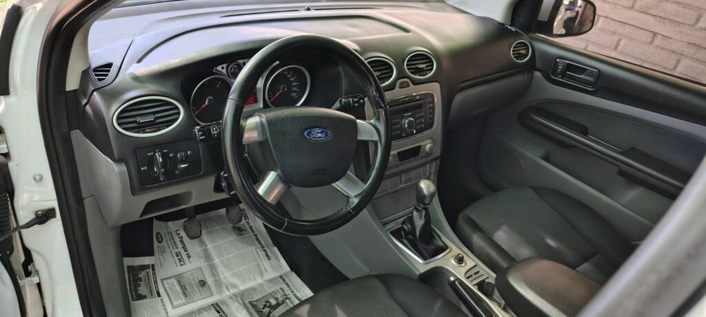 Ford-Focus-03