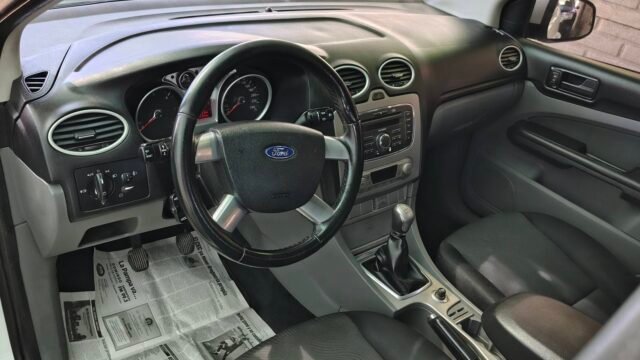 Ford-Focus-03