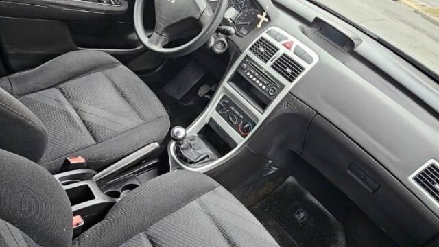 Peugeot-307-XS-2011_01