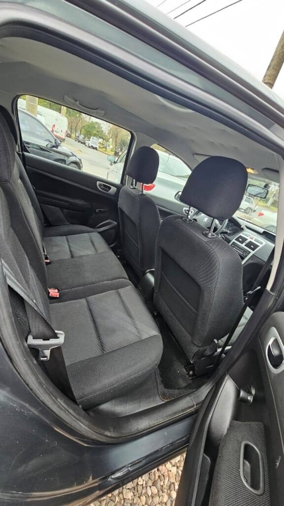 Peugeot-307-XS-2011_03
