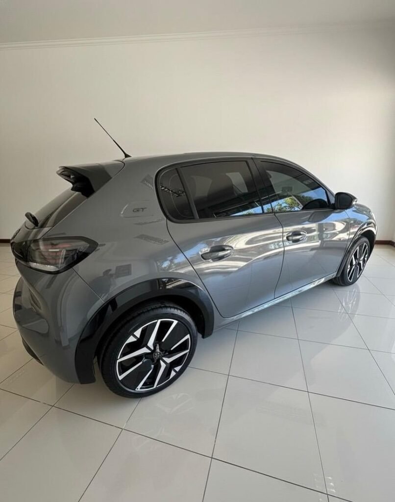 PEUGEOT_208_GT_1_0_Turbo_02