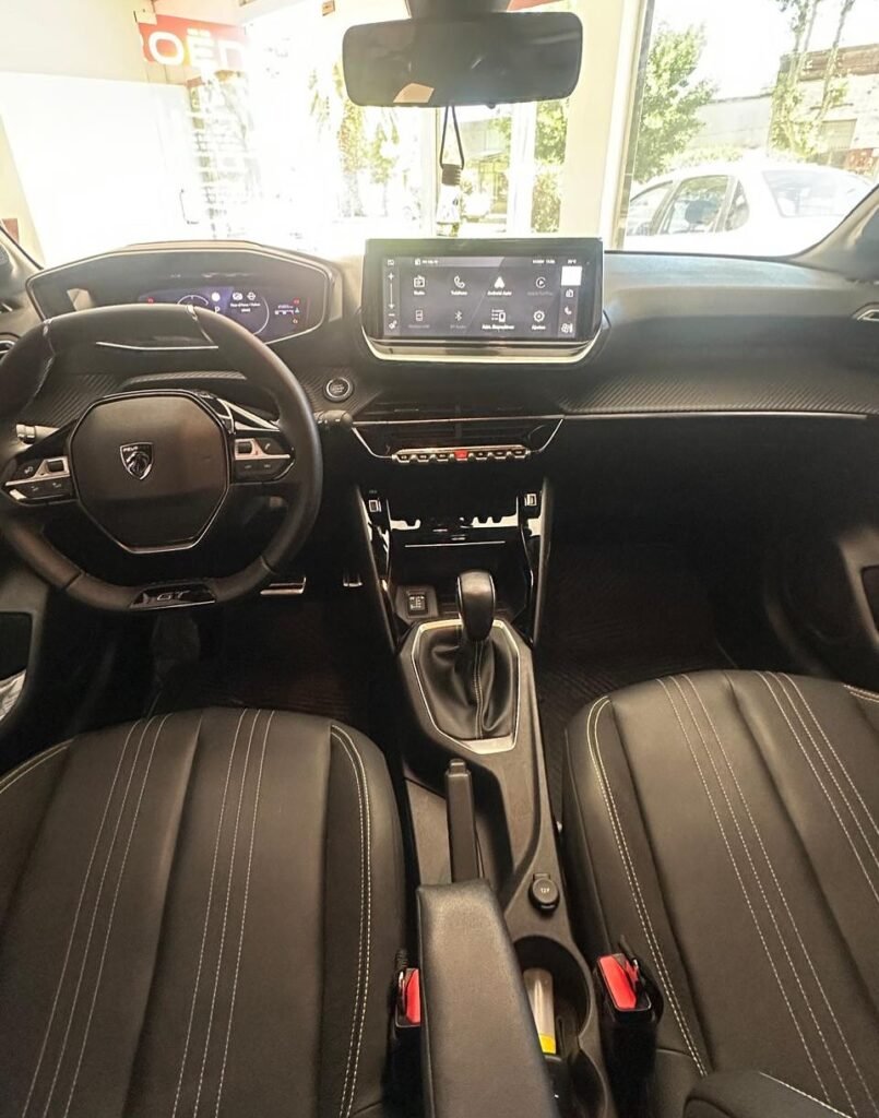 PEUGEOT_208_GT_1_0_Turbo_03