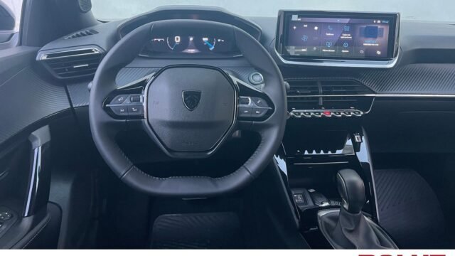 Peugeot_2008_Allure_T200_06