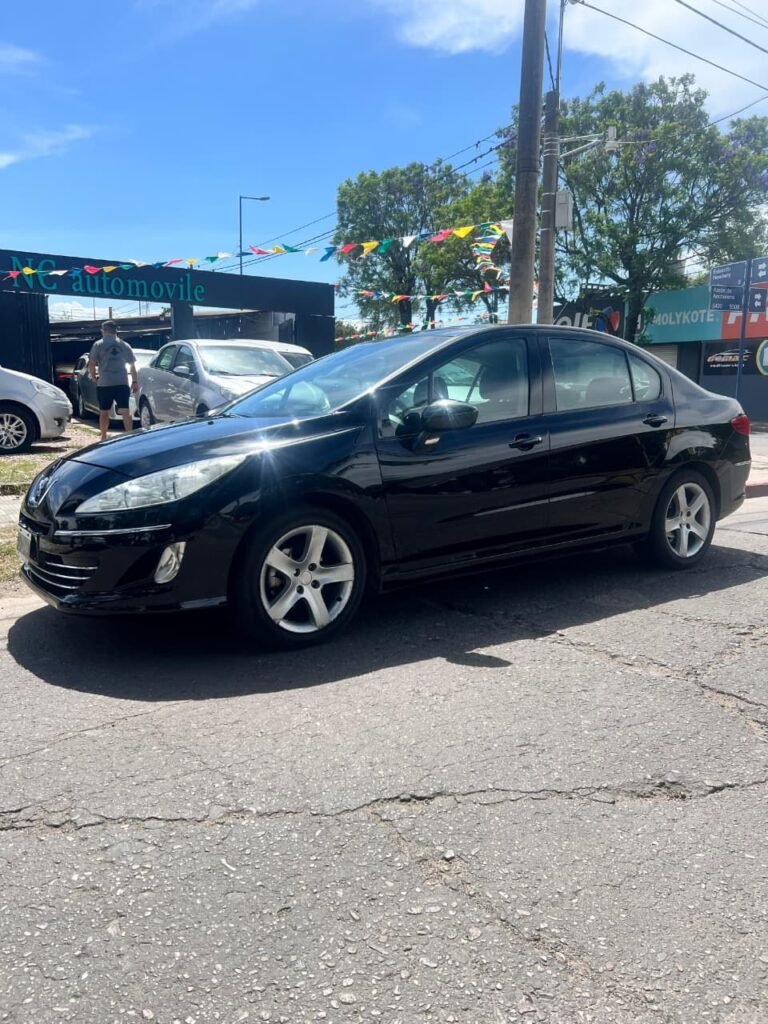 Peugeot_408_Allure_Nafta_2015_00