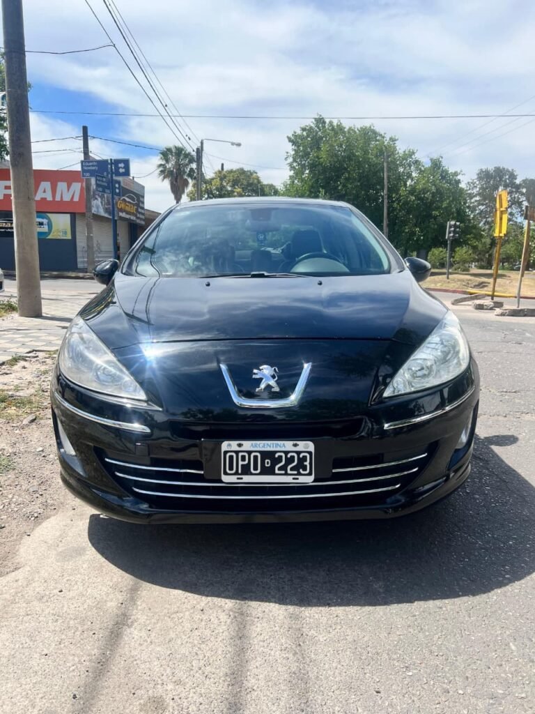 Peugeot_408_Allure_Nafta_2015_04