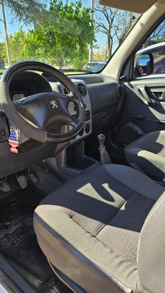 Peugeot_Partner_1_6_HDi_01