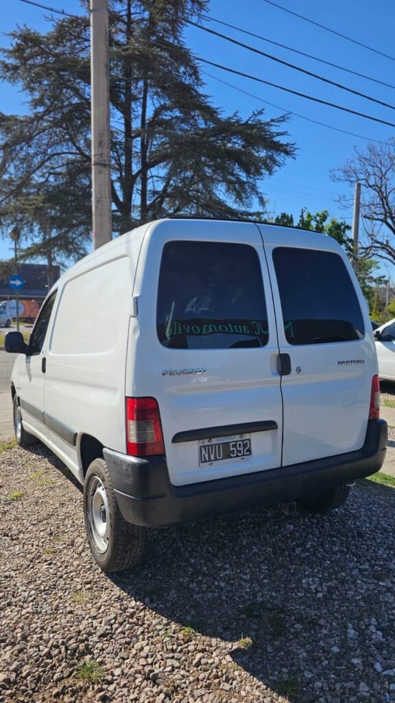 Peugeot_Partner_1_6_HDi_02