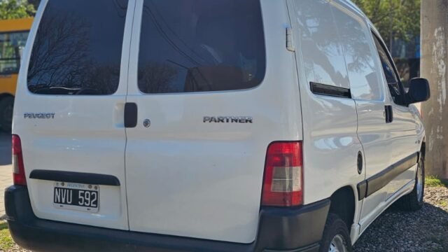 Peugeot_Partner_1_6_HDi_05