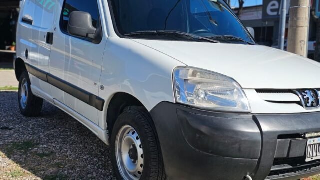 Peugeot_Partner_1_6_HDi_07