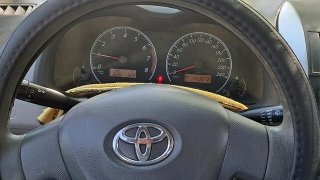 Toyota_Corolla_xli_2008_08