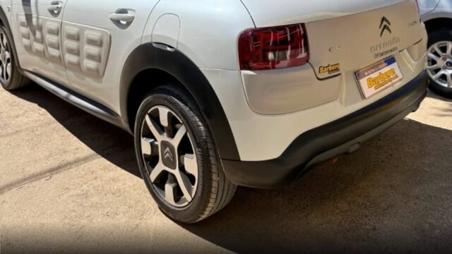 Disponible-Citroen-C4-Cactus-003