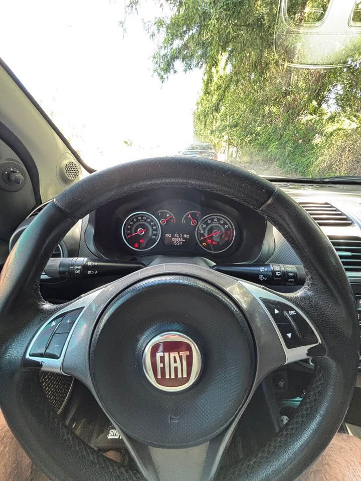 FIAT-PALIO-2019-atractive-003