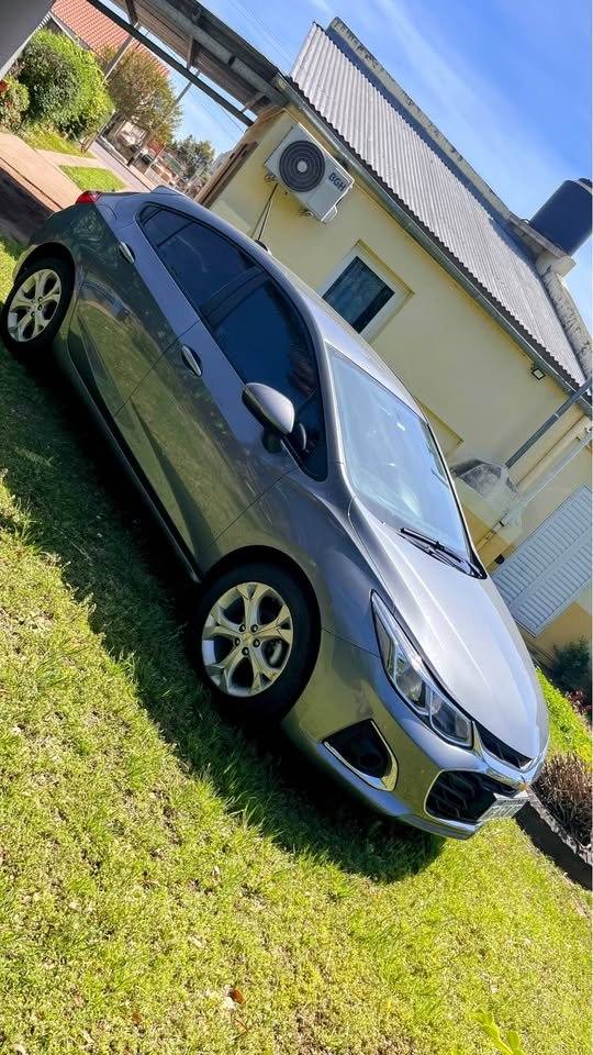 Chevrolet-Cruze-2022-Trenel_001