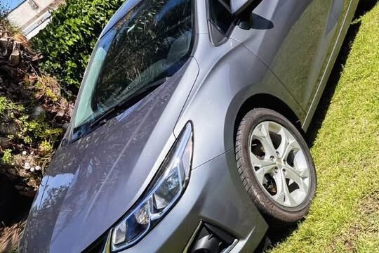 Chevrolet-Cruze-2022-Trenel_002