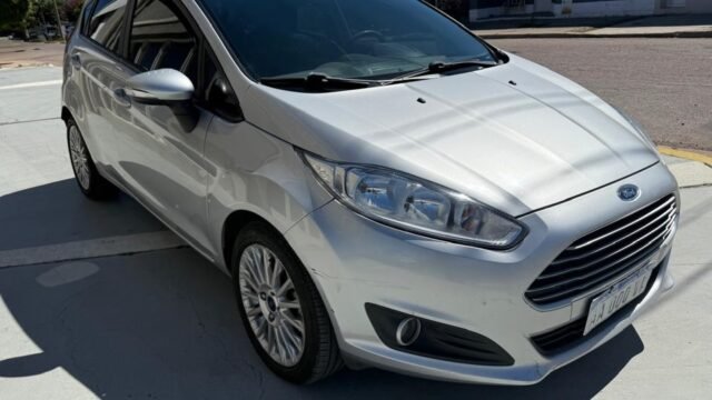 FORD-FIESTA-SE-2016-002