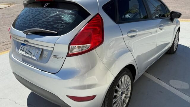 FORD-FIESTA-SE-2016-003