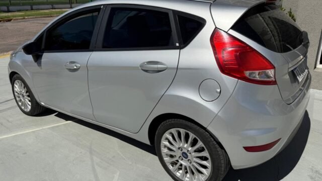 FORD-FIESTA-SE-2016-004