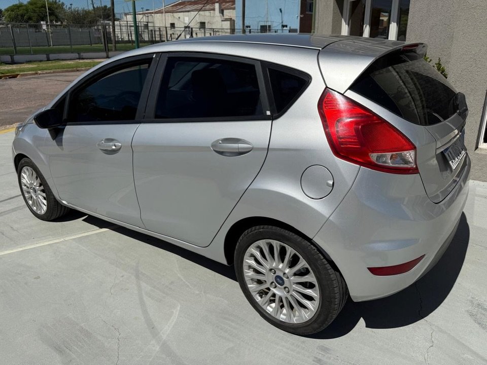 FORD-FIESTA-SE-2016-004