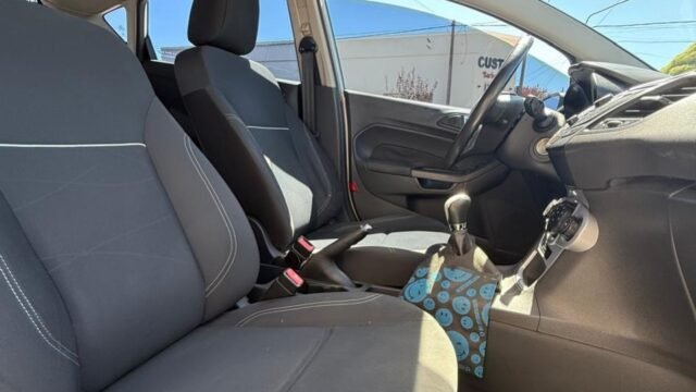FORD-FIESTA-SE-2016-006