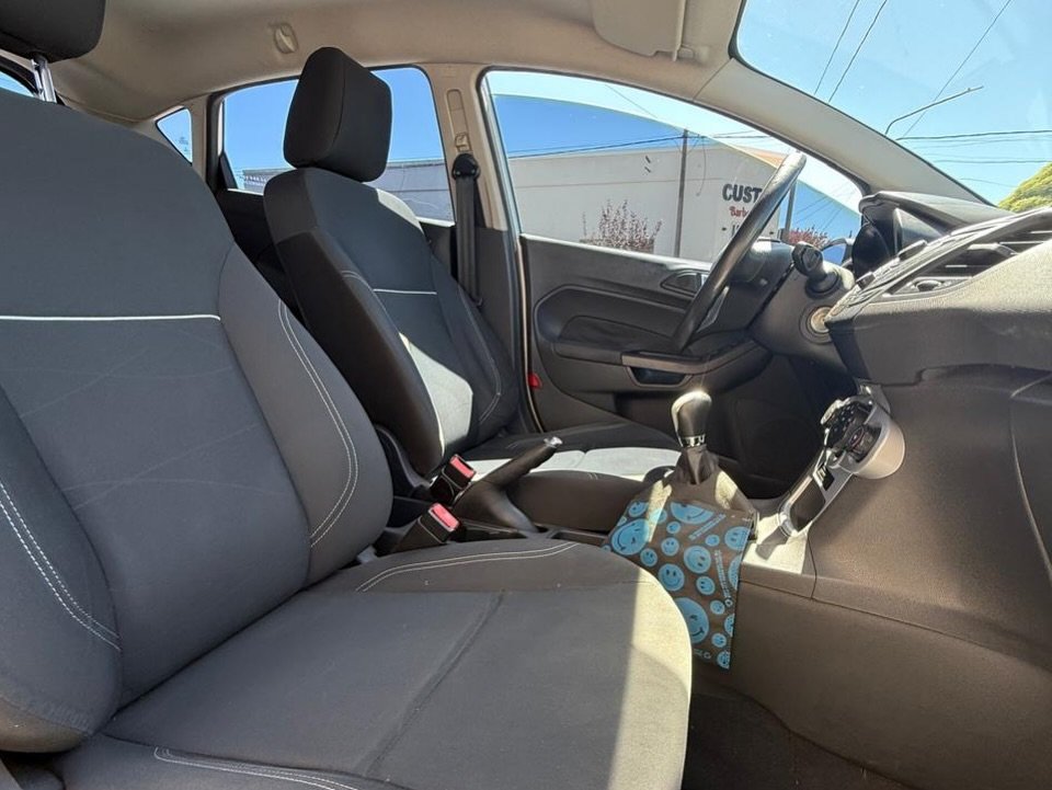 FORD-FIESTA-SE-2016-006