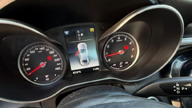 MERCEDES-BENZ-C200-2018-006