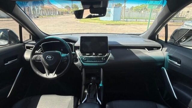 TOYOTA-COROLLA-CROSS-2022-006