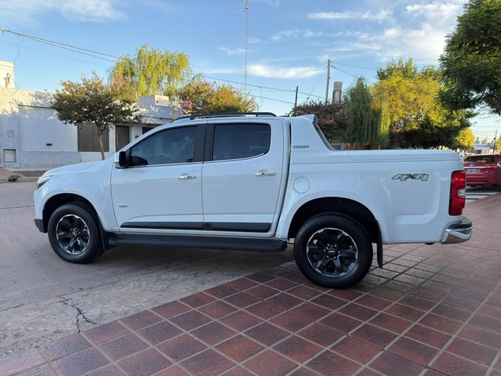 Chevrolet-S10-High-Country-4X4-001