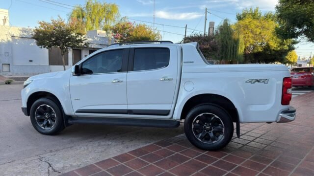 Chevrolet-S10-High-Country-4X4-001