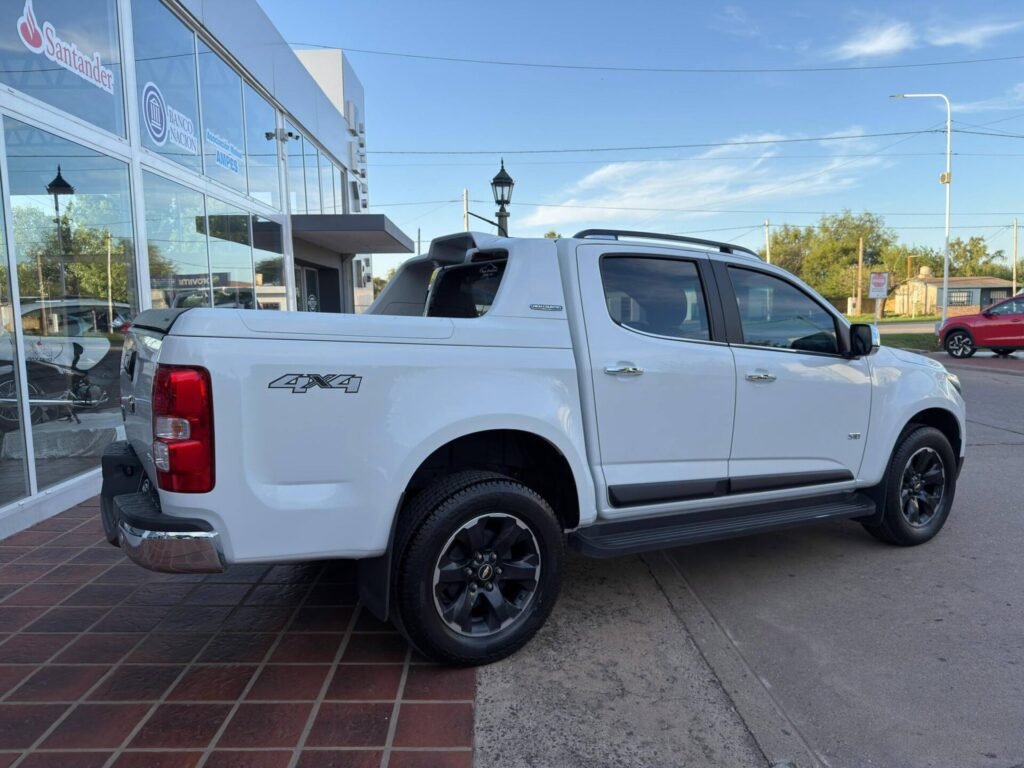 Chevrolet-S10-High-Country-4X4-002