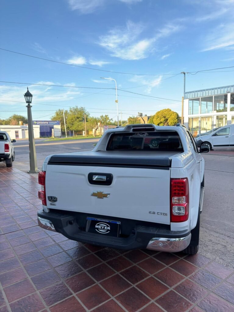 Chevrolet-S10-High-Country-4X4-004