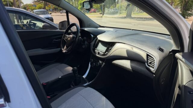 Chevrolet-Tracker-Ltz-2018-006