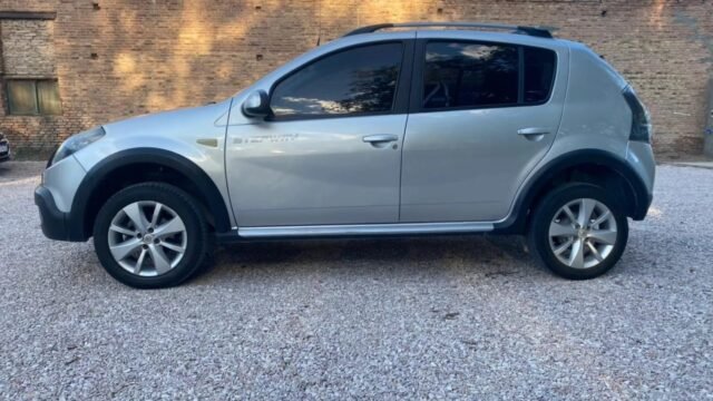 Renault-𝗦𝗮𝗻𝗱𝗲𝗿𝗼-𝗦𝘁𝗲𝗽𝘄𝗮𝘆-003