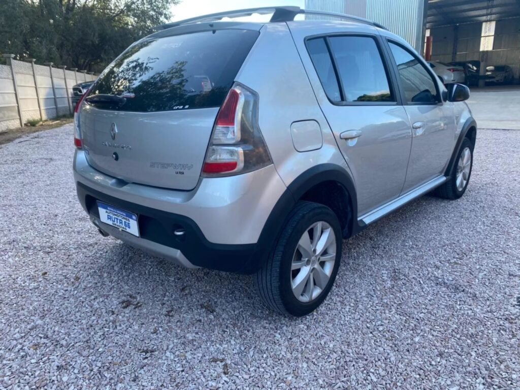 Renault-𝗦𝗮𝗻𝗱𝗲𝗿𝗼-𝗦𝘁𝗲𝗽𝘄𝗮𝘆-005