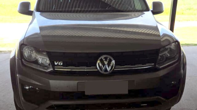 Volkswagen-Amarok-V6-Confortline-000